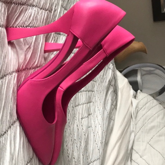 Heels - Picture 2 of 2